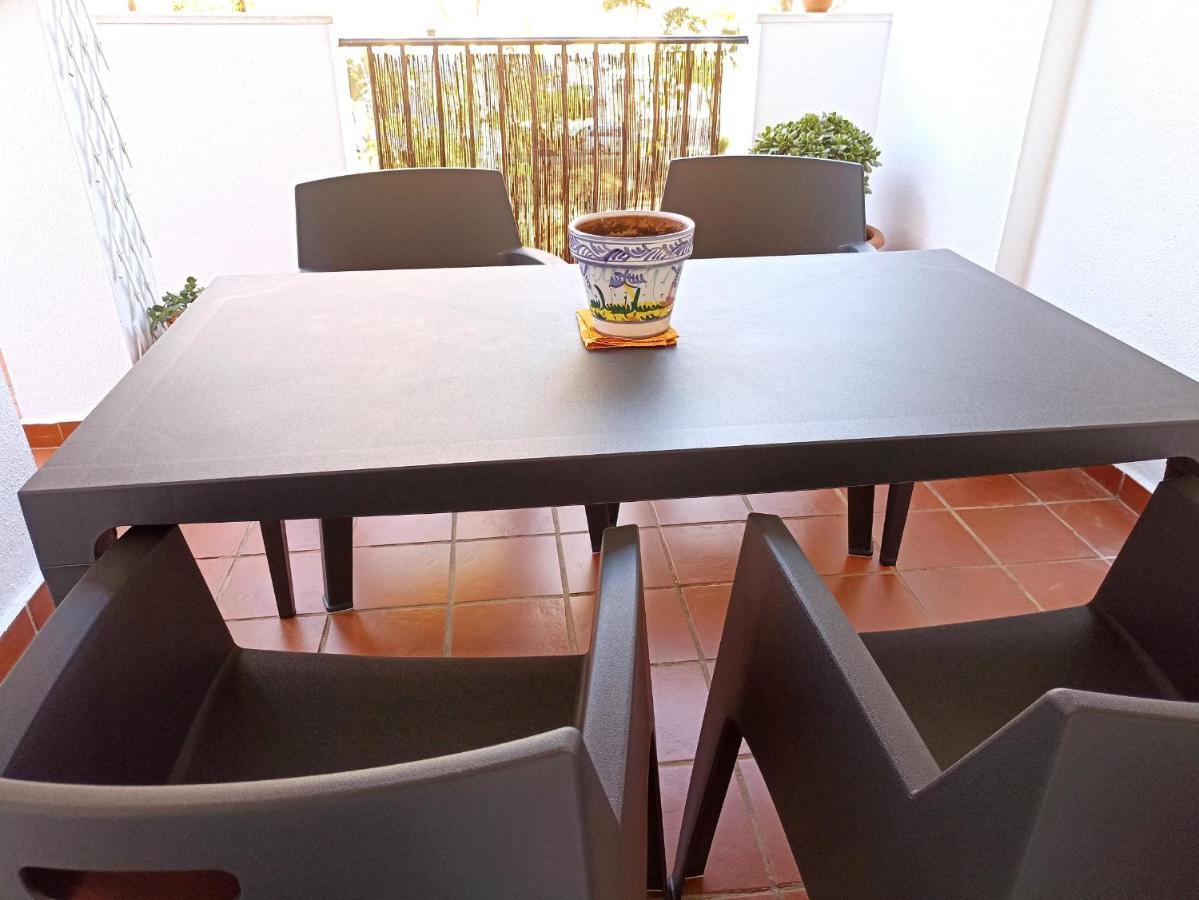 Apartamento Zona Atalaya con garaje y WIFI GRATIS cerca de la playa La Fontanilla Conil De La Frontera Exterior foto