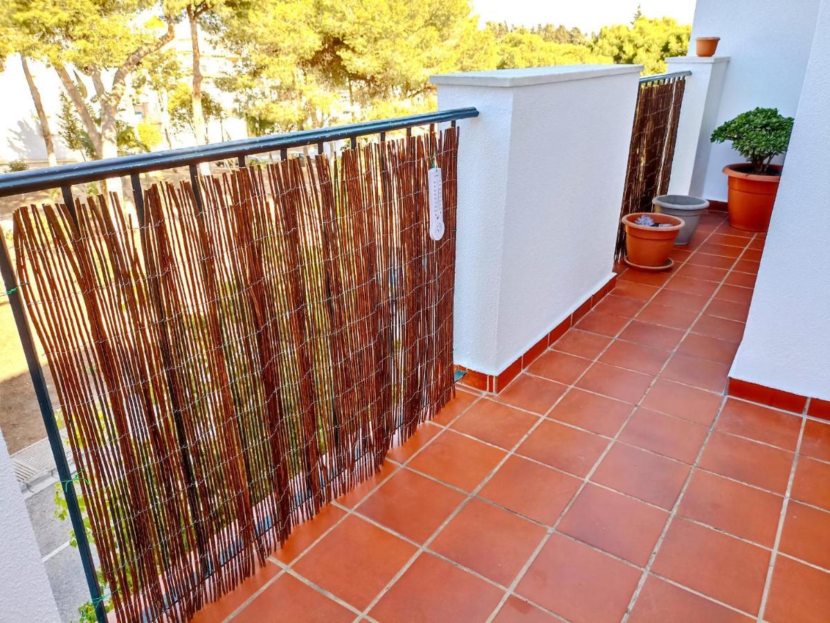Apartamento Zona Atalaya con garaje y WIFI GRATIS cerca de la playa La Fontanilla Conil De La Frontera Exterior foto
